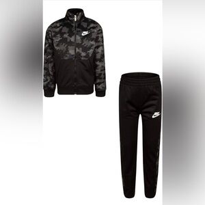 Nike Boys Therma Athletic Dri Fit Black Camo Jacket & Pants 2 Piece Set 2T